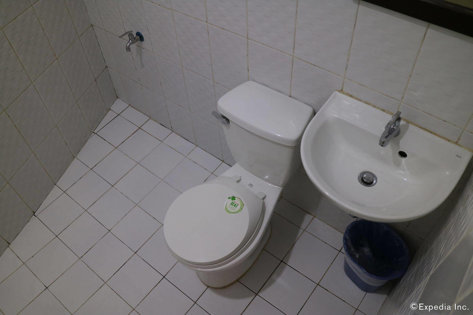 Ong Bun Pension House Ілоіло Екстер'єр фото