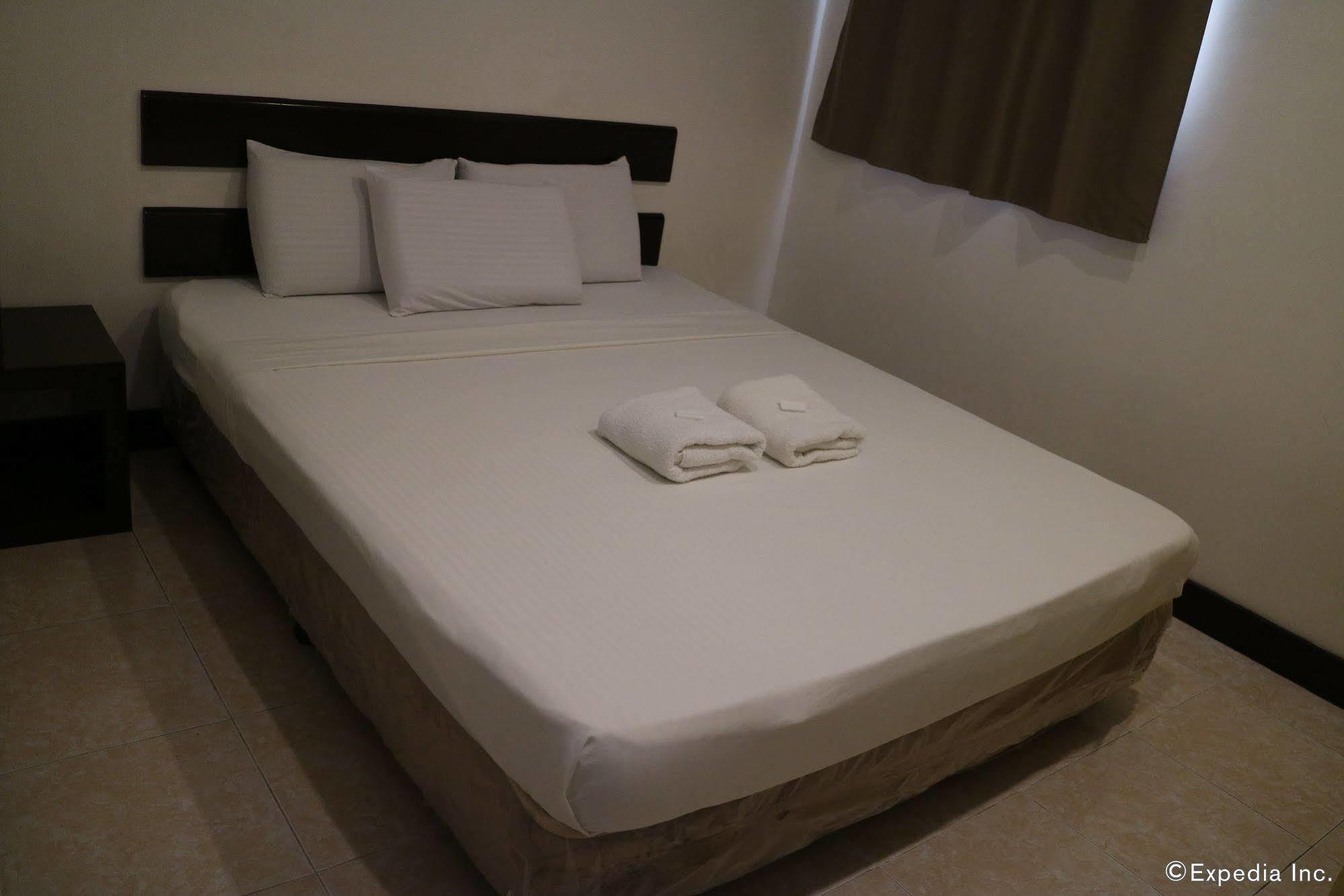 Ong Bun Pension House Ілоіло Екстер'єр фото