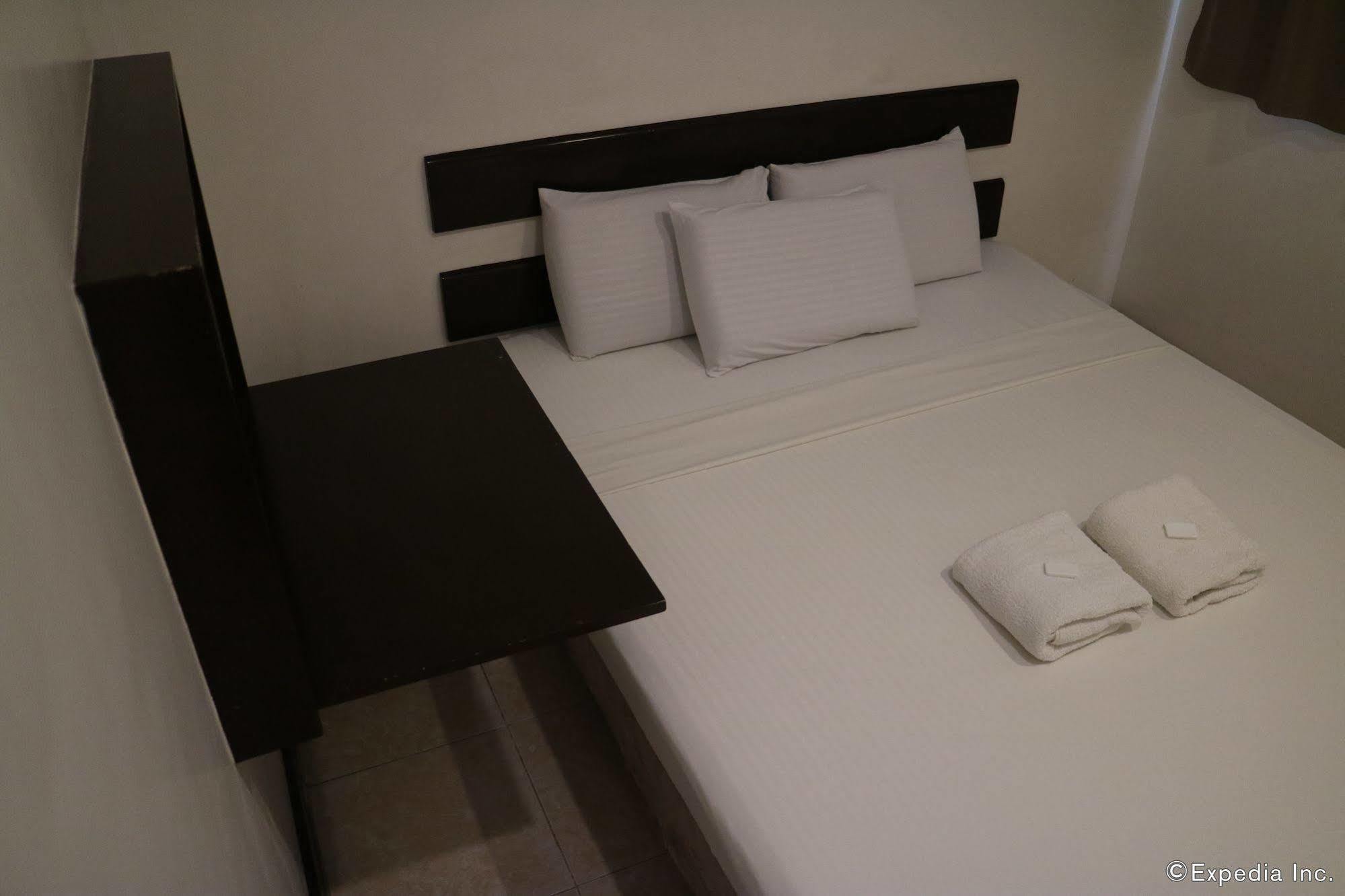 Ong Bun Pension House Ілоіло Екстер'єр фото