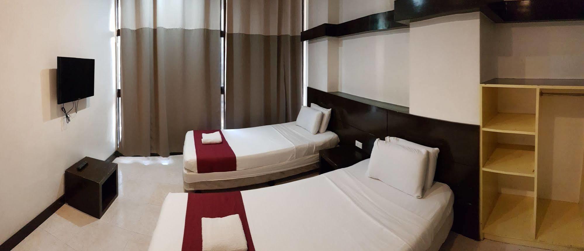 Ong Bun Pension House Ілоіло Екстер'єр фото