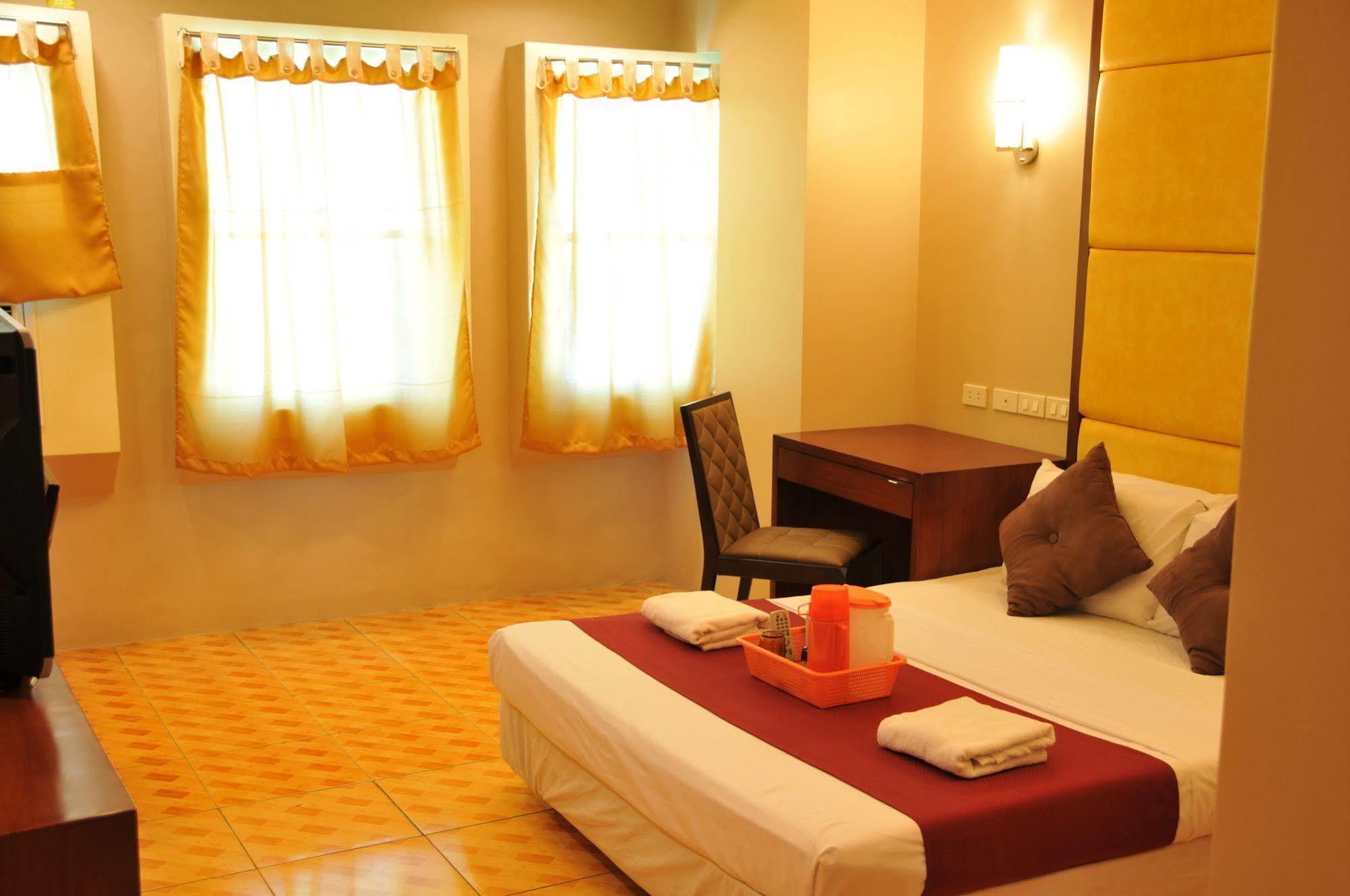 Ong Bun Pension House Ілоіло Екстер'єр фото
